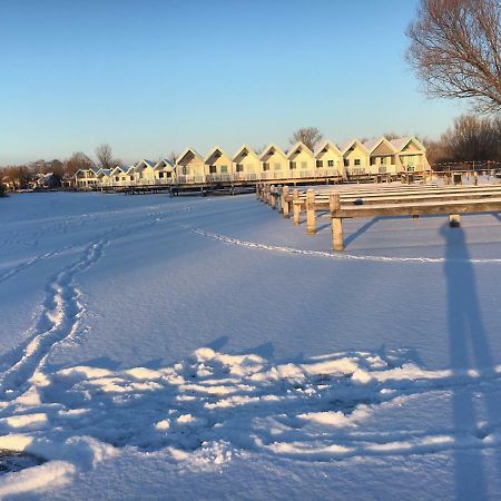 Bootshaus Am See นอยซีเดิลอัมเซ ภายนอก รูปภาพ