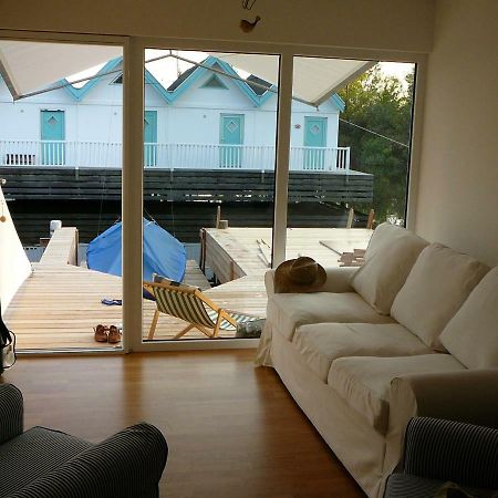Bootshaus Am See นอยซีเดิลอัมเซ ภายนอก รูปภาพ